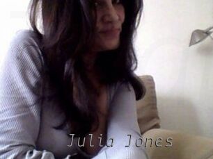Julia_Jones