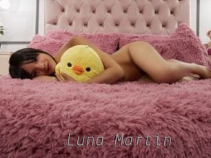 Luna_Martin