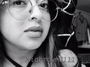 Miabrowm0111